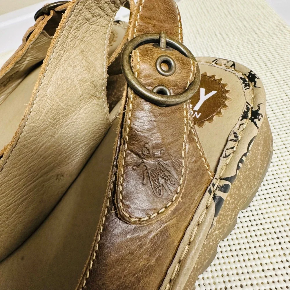Fly London Tram Tan Leather Buckle Low Platform Sandals sz EU 42/ 10.5- 11 US - Picture 5 of 9